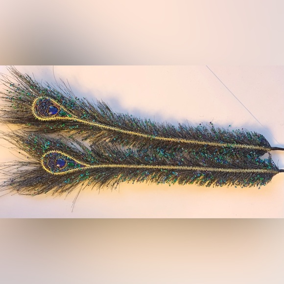 Decorative Peacock Feather Stems - Picture 3 of 4